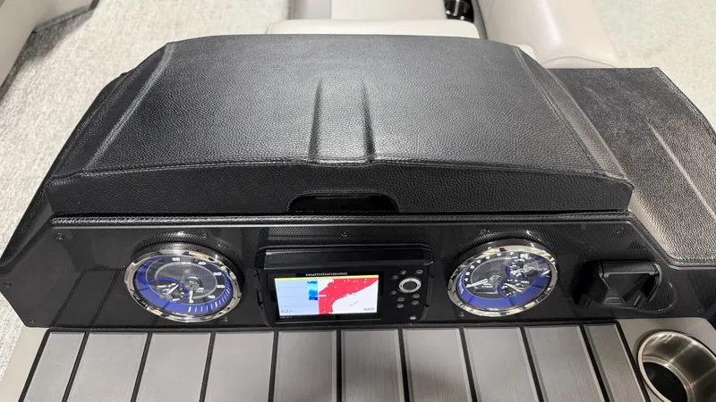 Slide: The Image of Premier 230 ANGLER 2024 - 47