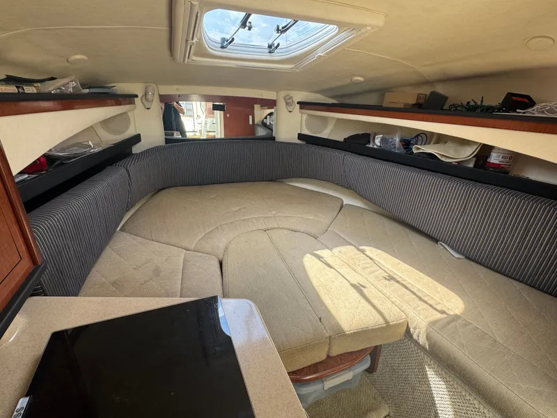 Slide: The Image of Interior of 2005 Sea Ray Sundancer 260 yacht cabin. - 14