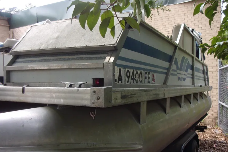 Slide: The Image of 1997 Aloha FISH N PARTY pontoon boat with registration LA 9400 FE. - 3