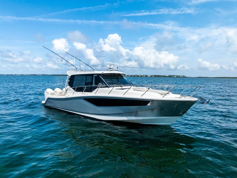 The Image of Boston Whaler 405 Conquest 2023 - 0