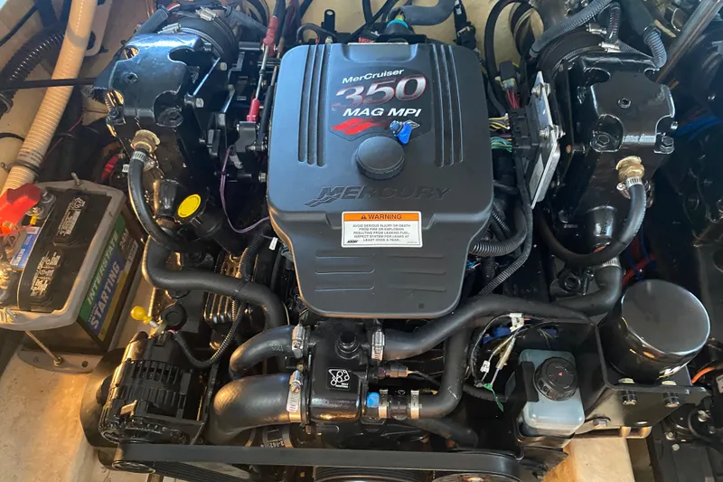 Slide: The Image of 2007 Formula 310 Sun Sport engine, featuring a MerCruiser 350 MAG MPI. - 34