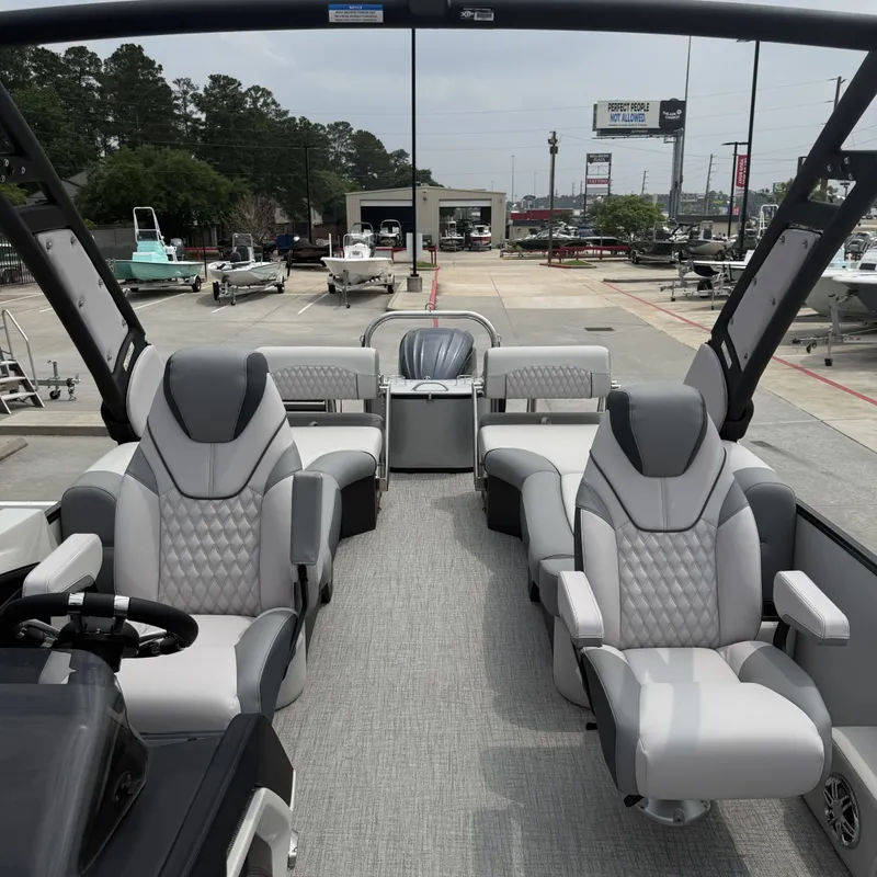 Slide: The Image of Interior of 2026 Avalon QLS25T Excalibur with luxurious seating. - 14