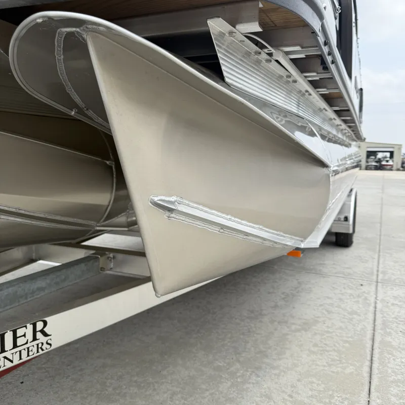 Slide: The Image of Close-up of Avalon QLS25T Excalibur pontoon, model year 2026. - 35