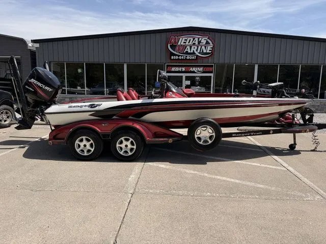 The Image of 2026 Ranger Z20 boat parked in front of a marine store. - 1