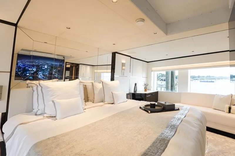 Slide: The Image of Majesty 120 2025 - 75