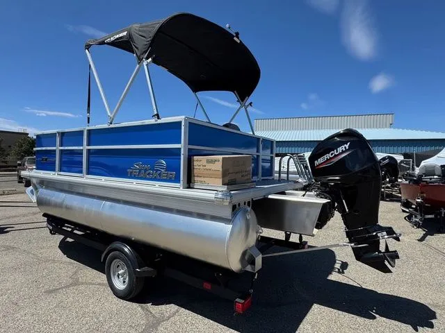 Slide: The Image of Sun Tracker Party Barge 16 DLX 2026 - 18