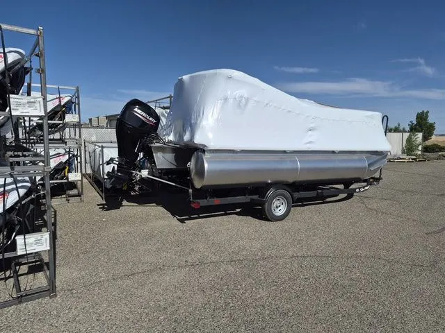 Slide: The Image of Sun Tracker Party Barge 16 DLX 2026 - 3