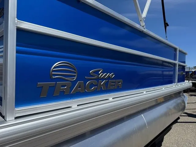 Slide: The Image of Sun Tracker Party Barge 16 DLX 2026 - 5