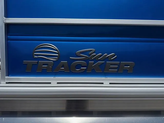 Slide: The Image of Sun Tracker Party Barge 16 DLX 2026 - 6