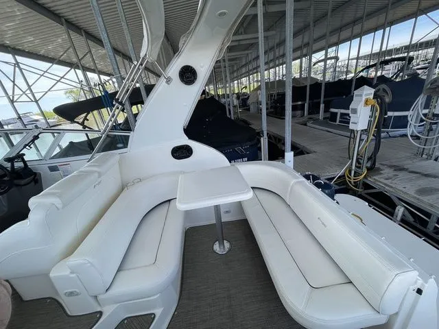 Slide: The Image of 2006 Cruisers Yachts 280CXI Express Cruiser interior seating area. - 11