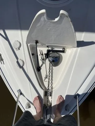 Slide: The Image of Deck view of 2006 Cruisers Yachts 280CXI Express Cruiser. - 5