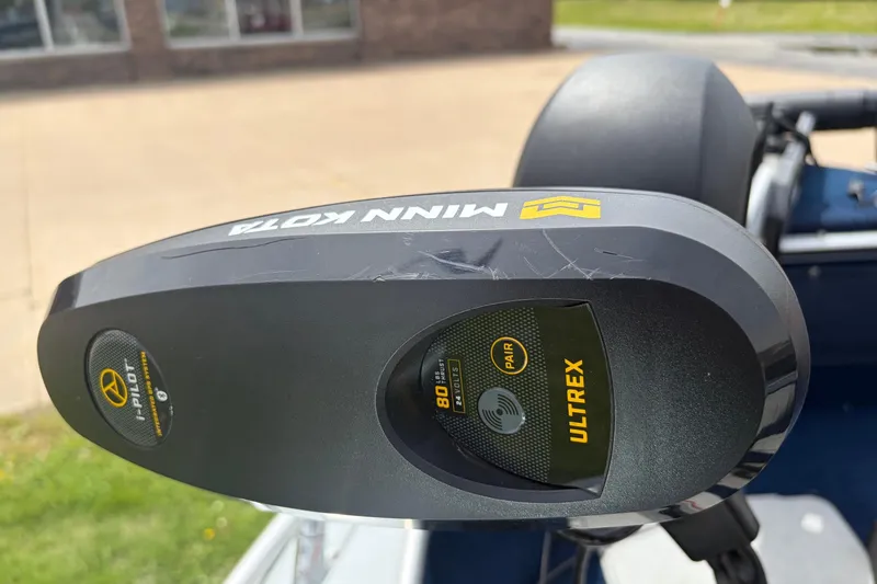 Slide: The Image of Minn Kota Ultrex trolling motor on a 1991 Lund 1750 Tyee boat. - 15