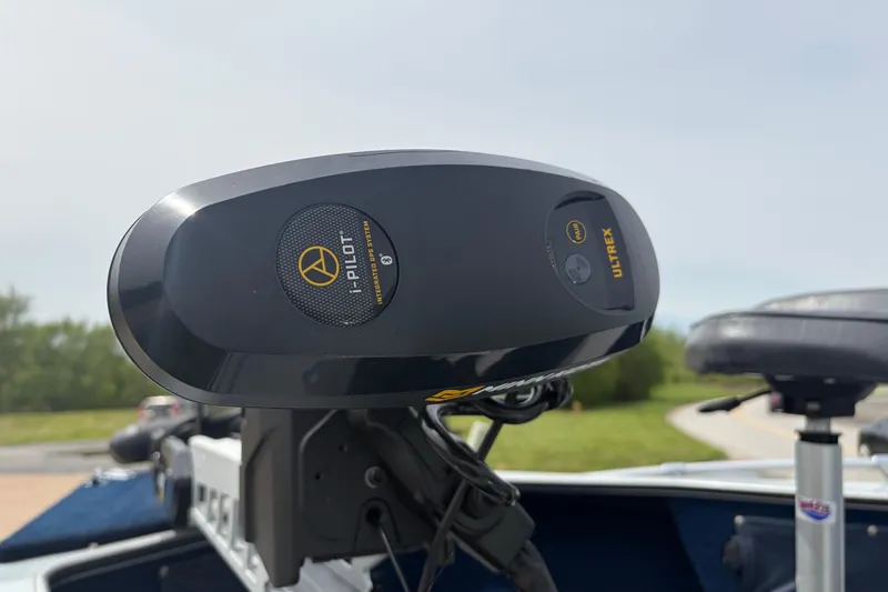 Slide: The Image of Minn Kota Ultrex i-Pilot GPS system on 1991 Lund 1750 Tyee boat. - 4