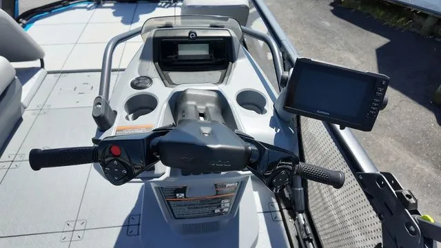 Slide: The Image of 2023 Sea-Doo Switch Sport 21 console with Garmin display. - 18