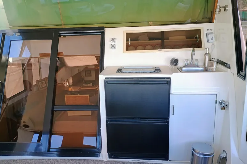 Slide: The Image of Wet bar in Sundeck, dual refrigerator drawers - 6