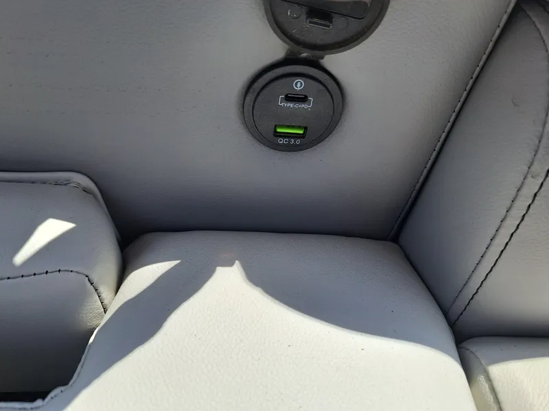 Slide: The Image of USB-C and QC 3.0 ports in Avalon VNT VRB21, 2026. - 22