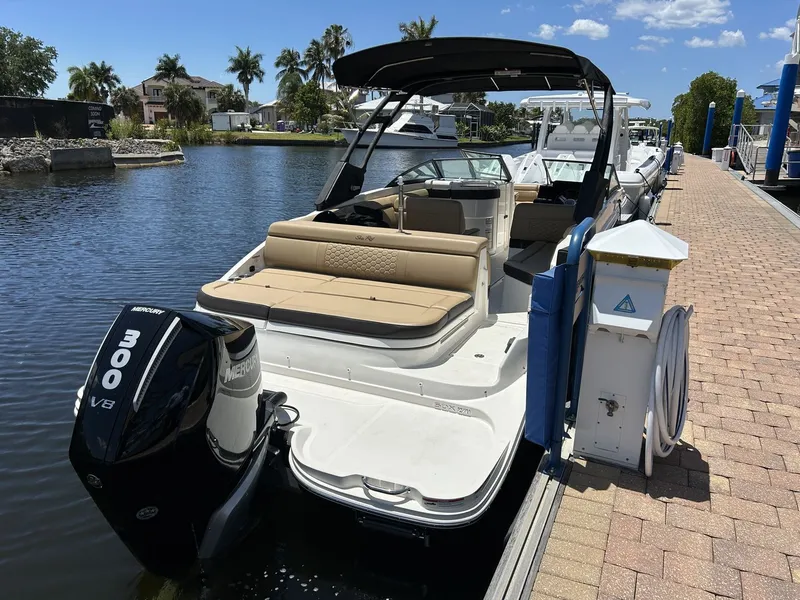 Slide: The Image of Sea Ray 270 SDX OB 2024 - 14