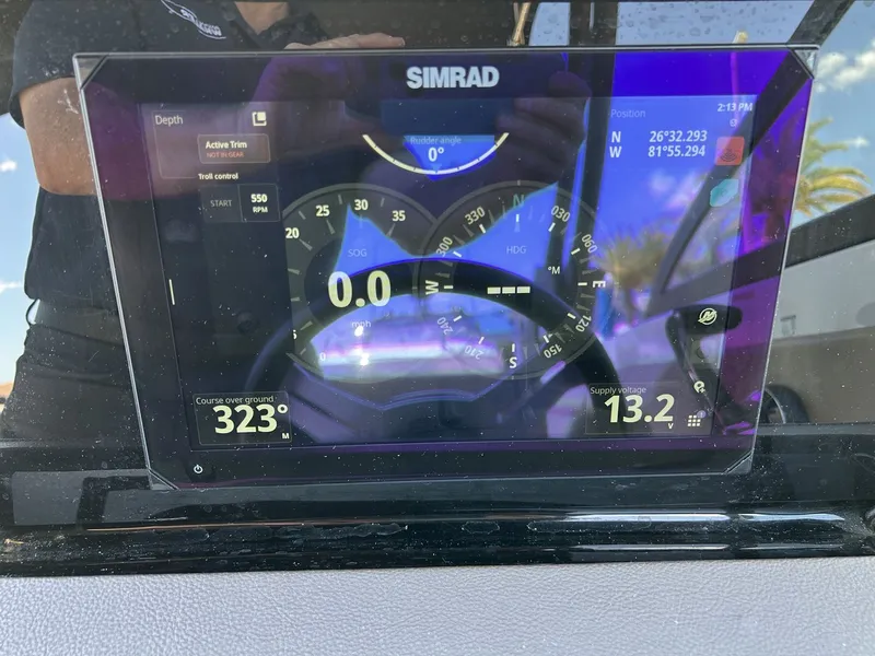 Slide: The Image of Sea Ray 270 SDX OB 2024 - 23