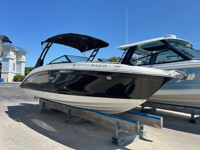 Slide: The Image of Sea Ray 270 SDX OB 2024 - 44