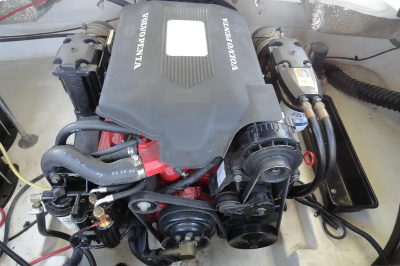 Slide: The Image of Volvo Penta engine in a 2003 Chaparral 220 SSi boat, detailed view. - 18