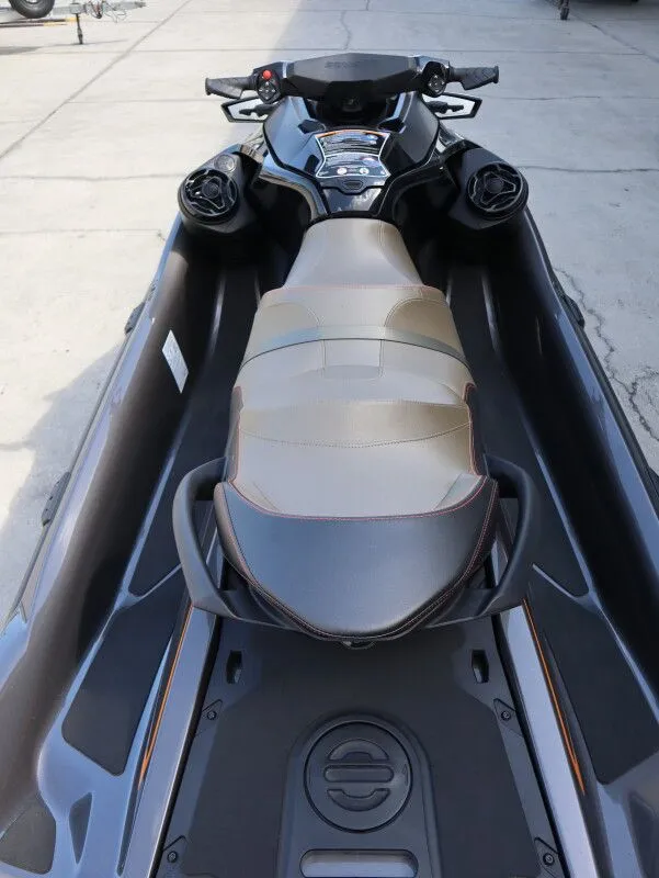 Slide: The Image of Sea-Doo 2023 - 10