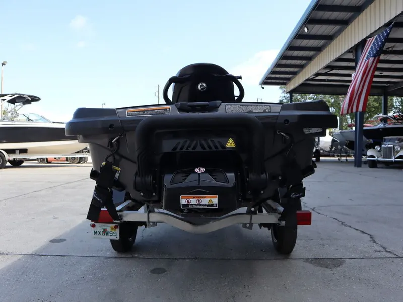 Slide: The Image of Sea-Doo 2023 - 9