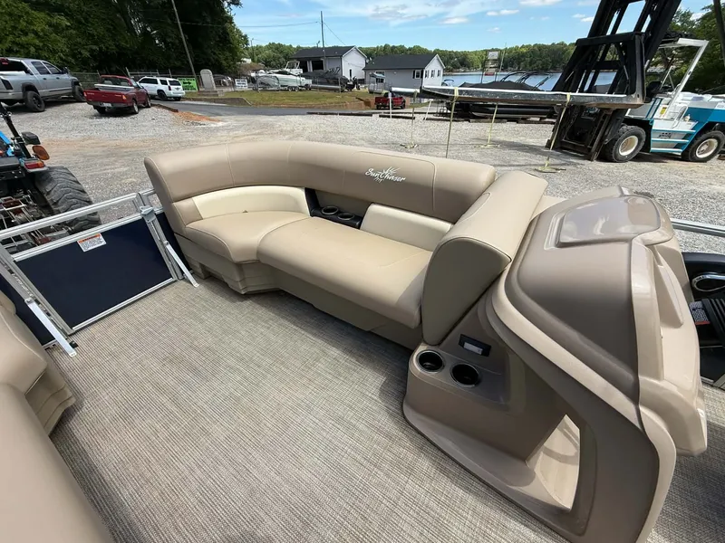 Slide: The Image of Interior of SunChaser Vista 22 LR pontoon boat, 2023 model. - 19