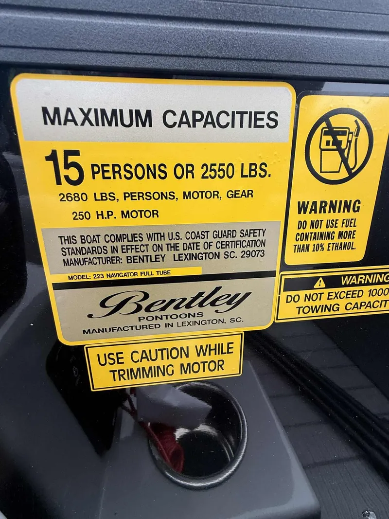 Slide: The Image of Safety label on Bentley Pontoons Legacy 223 Navigator 2026. - 5