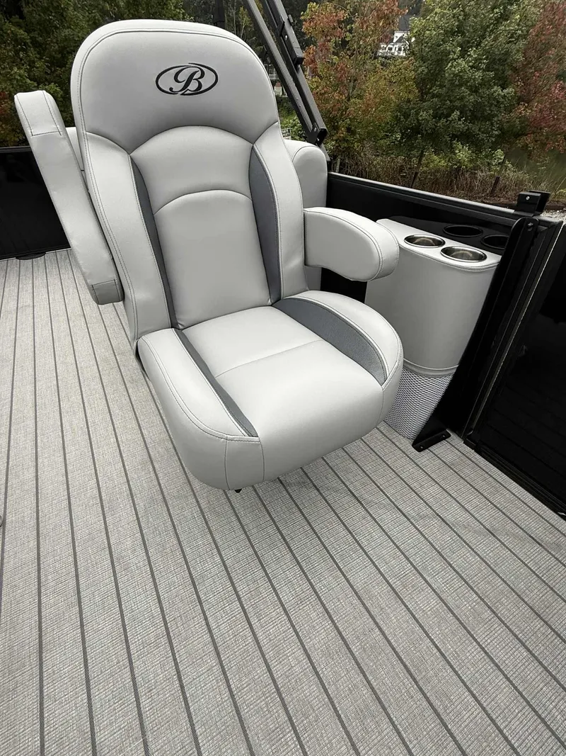 Slide: The Image of Luxurious seating in Bentley Pontoons Legacy 223 Navigator 2026. - 7