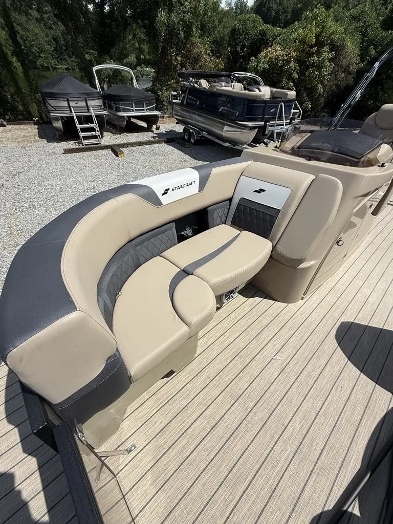 Slide: The Image of Starcraft SLS-3 2025 pontoon boat with luxurious seating. - 15