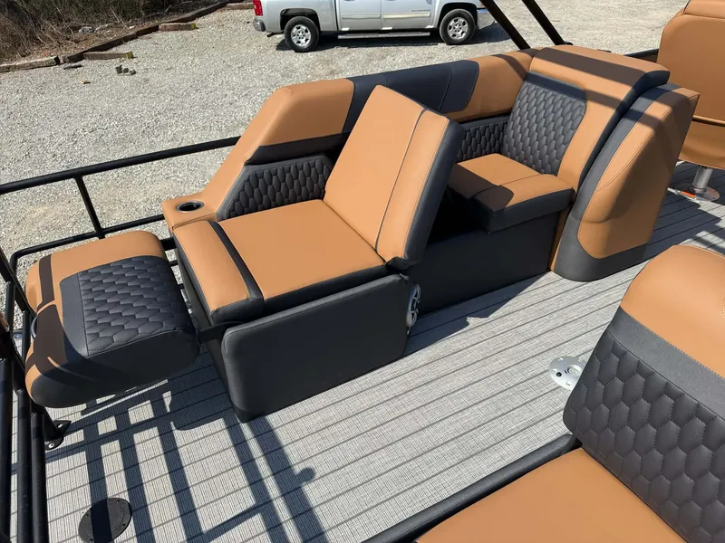 Slide: The Image of 2026 Sylvan L-3 LZ DH boat with luxurious seating. - 22