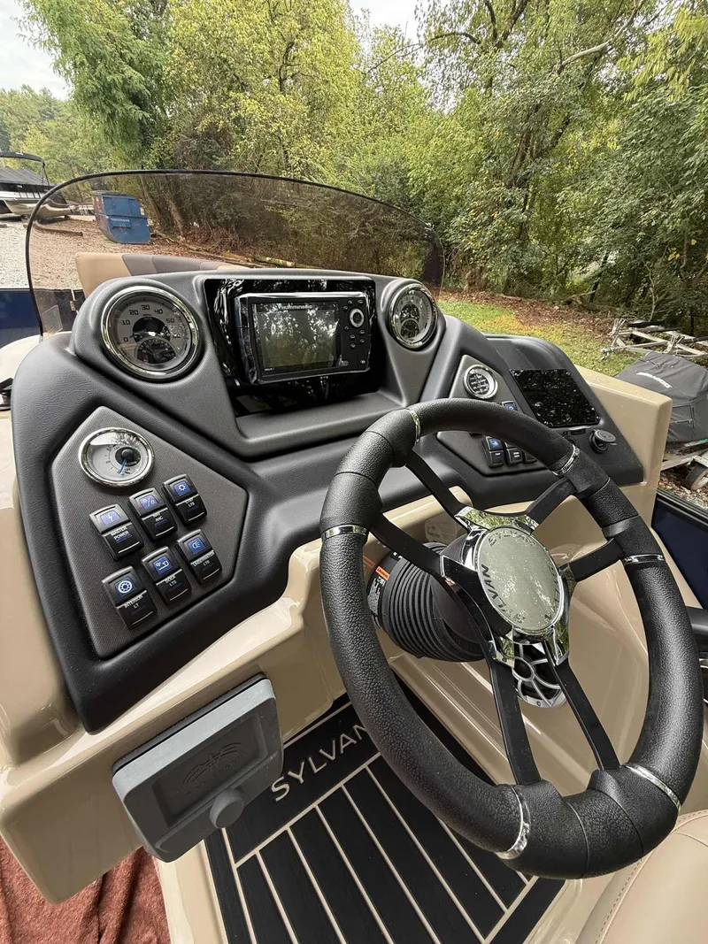 Slide: The Image of 2026 Sylvan L-3 DLZ helm with modern dashboard design. - 5