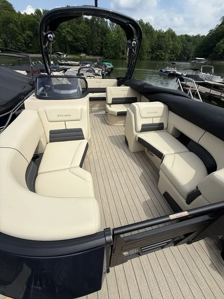 Slide: The Image of Interior view of Sylvan G3 DLZ Bar 2025 pontoon boat. - 18