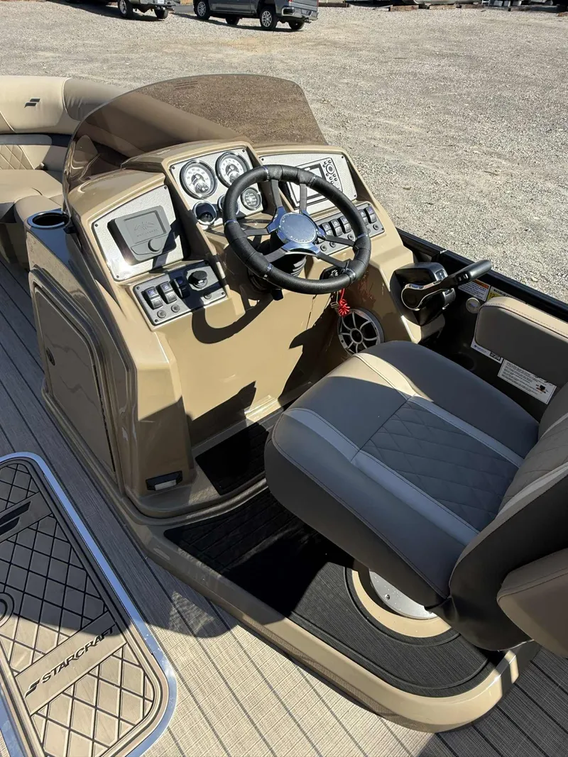 Slide: The Image of Starcraft EXS-3 DL boat helm, 2026 model. - 7