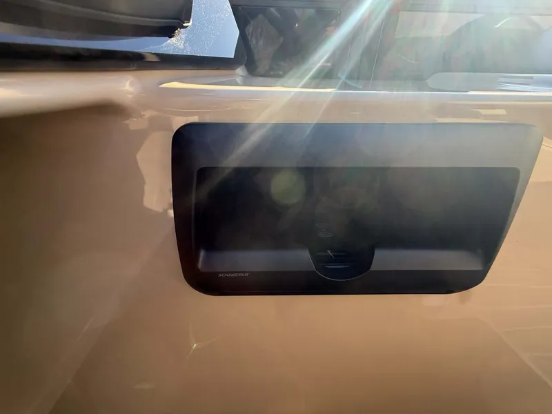 Slide: The Image of Close-up of Bentley Pontoons Elite 223 Admiral 2026. - 27