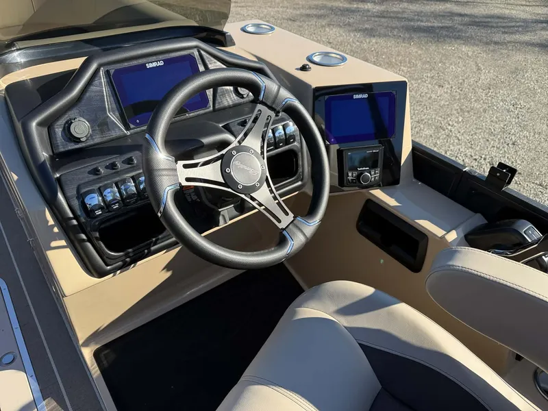Slide: The Image of Interior view of Bentley Pontoons Elite 223 Admiral 2026 helm. - 9