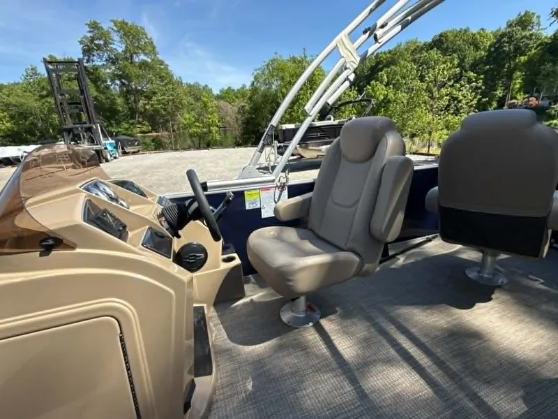 Slide: The Image of Interior of the 2025 Sylvan Mirage 8522 Party Fish boat. - 13