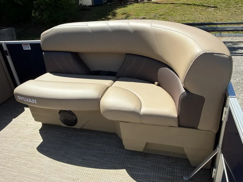 Slide: The Image of Sylvan Mirage 8522 Party Fish 2025 seat in beige leather. - 6