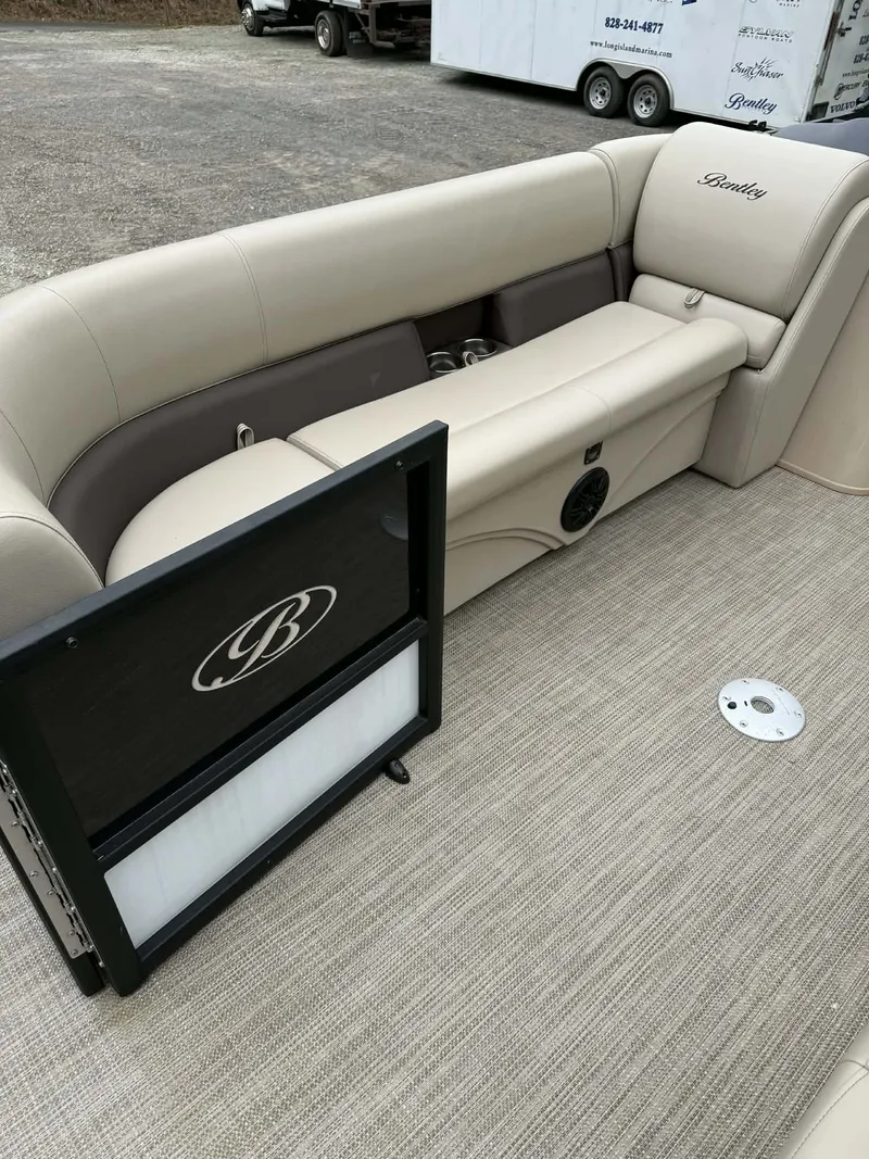 Slide: The Image of Interior of Bentley Pontoons Legacy 243 Swingback 2023. - 10