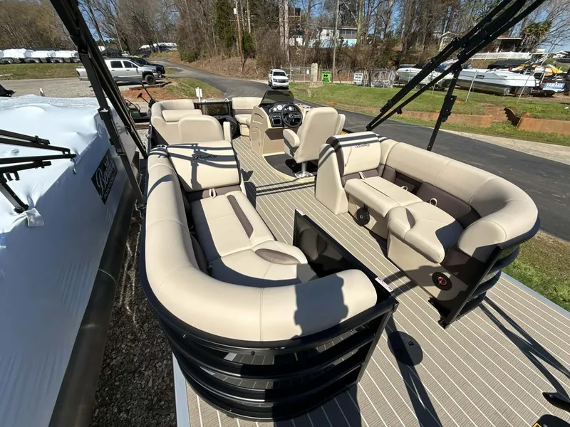 Slide: The Image of Bentley Pontoons Legacy 223 Navigator 2026 - 16