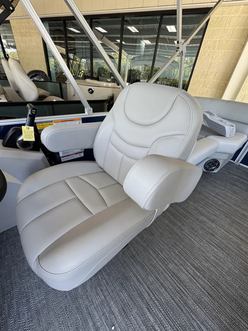 Slide: The Image of Luxurious seat in Sweetwater EX2086SBX boat, model year 2026. - 9