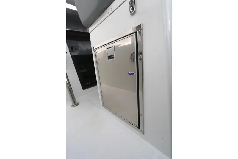 Slide: The Image of Stainless steel compartment on 2022 Beneteau Flyer 9 SPACEdeck boat. - 3