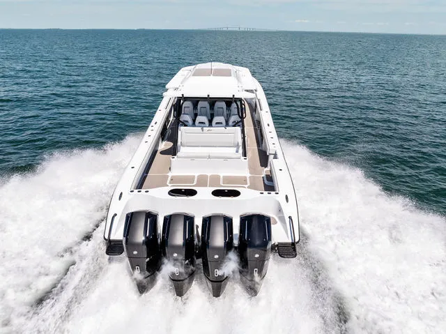 Slide: The Image of Yellowfin 54 Offshore 2021 - 44