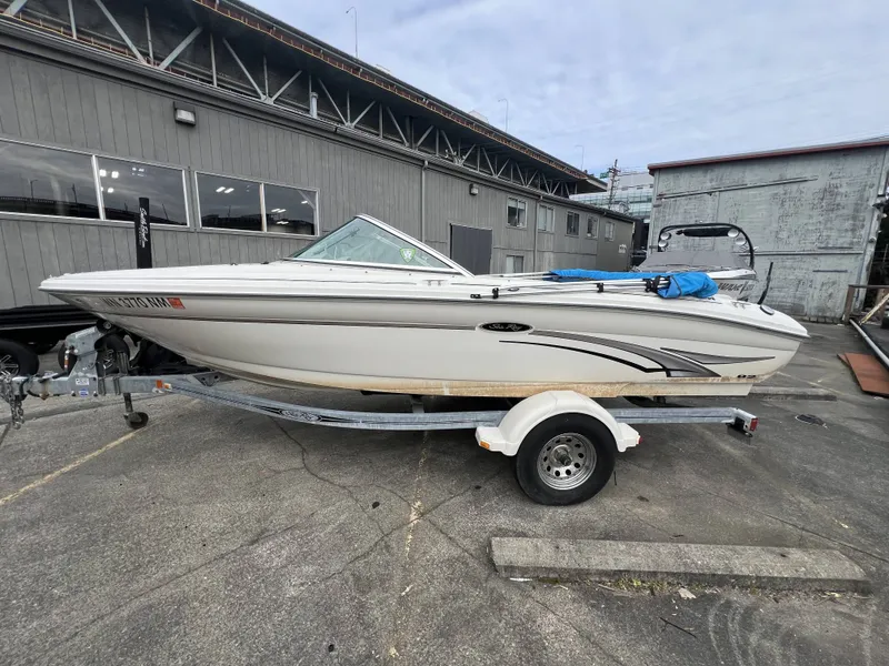 The Image of Sea Ray 182 2003 - 1