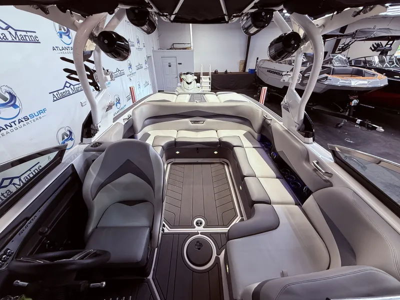 Slide: The Image of Interior of a 2014 Supra SC350 boat, luxurious design. - 18