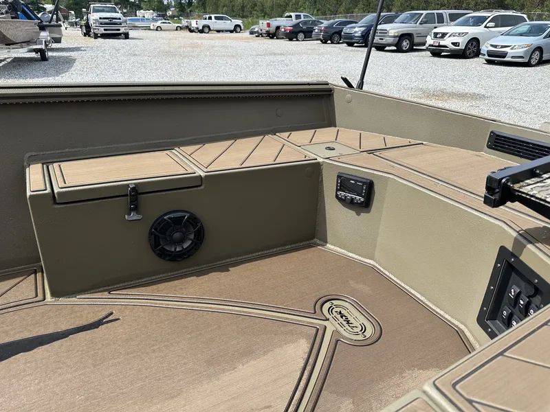 Slide: The Image of Interior of the 2026 Thor TIMBER HAMMER 1754 boat model. - 6