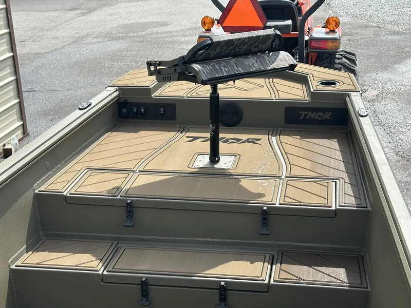 Slide: The Image of Thor TIMBER HAMMER 1754 boat interior, 2026 model. - 8