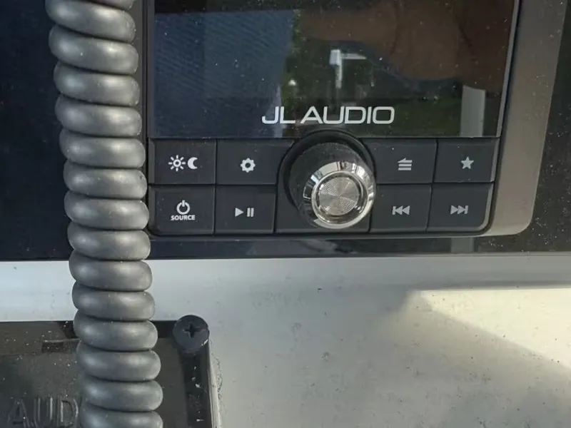 Slide: The Image of Sea Hunt Ultra 234 2021 - 16