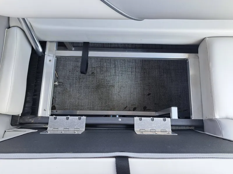 Slide: The Image of Interior of Avalon VNT VRB21 2026 with open seat compartment. - 6