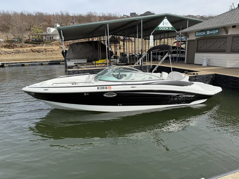 The Image of Cruisers Yachts 258 Bowrider 2013 - 1